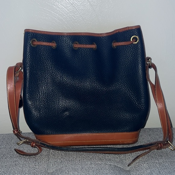 Dooney & Bourke Pebble Grain Drawstring Bucket Bag, great condition - Picture 3 of 6